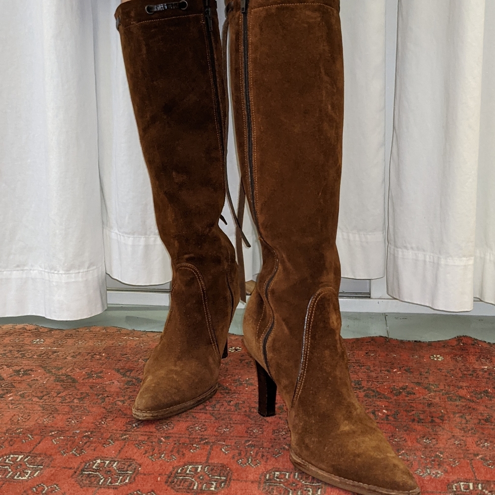 Suede boots